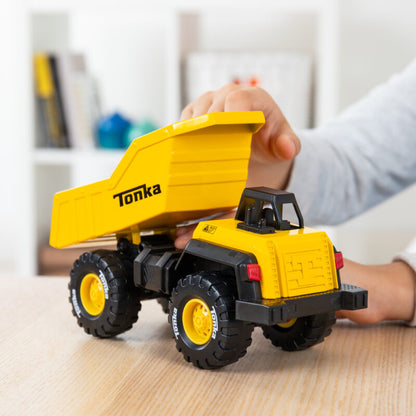 Tonka Classic Dump Truck - US 6764